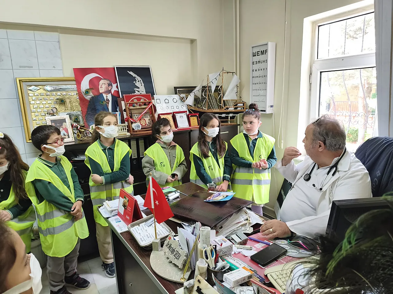 Öğrencilerden Büyük Vefa: Moral Verdiler