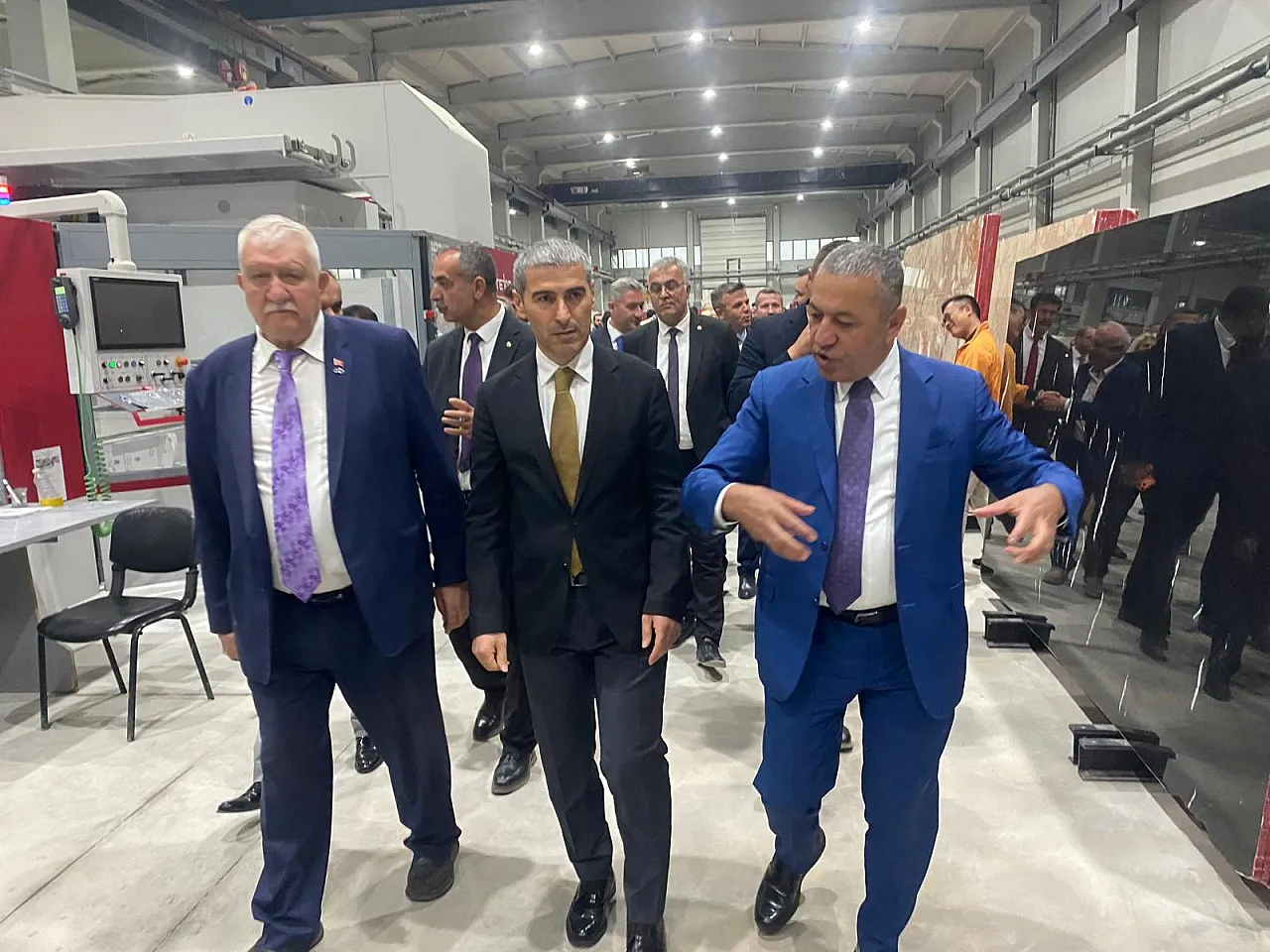 Afyon'da Dev Yatırım! Alimoğlu Marble'ın Yeni Slabbase Fabrikası Görkemli Törenle Açıldı