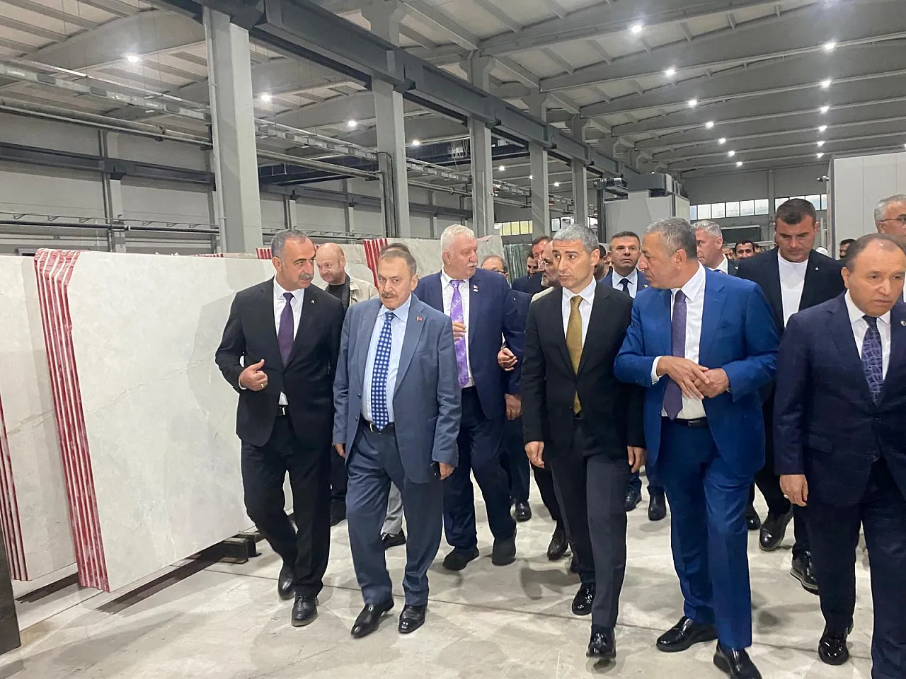 Afyon'da Dev Yatırım! Alimoğlu Marble'ın Yeni Slabbase Fabrikası Görkemli Törenle Açıldı