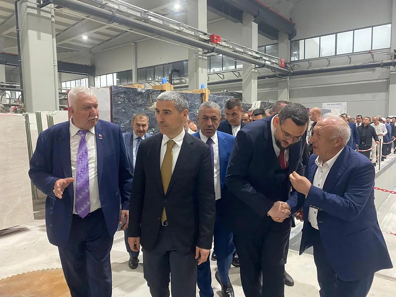 Afyon'da Dev Yatırım! Alimoğlu Marble'ın Yeni Slabbase Fabrikası Görkemli Törenle Açıldı