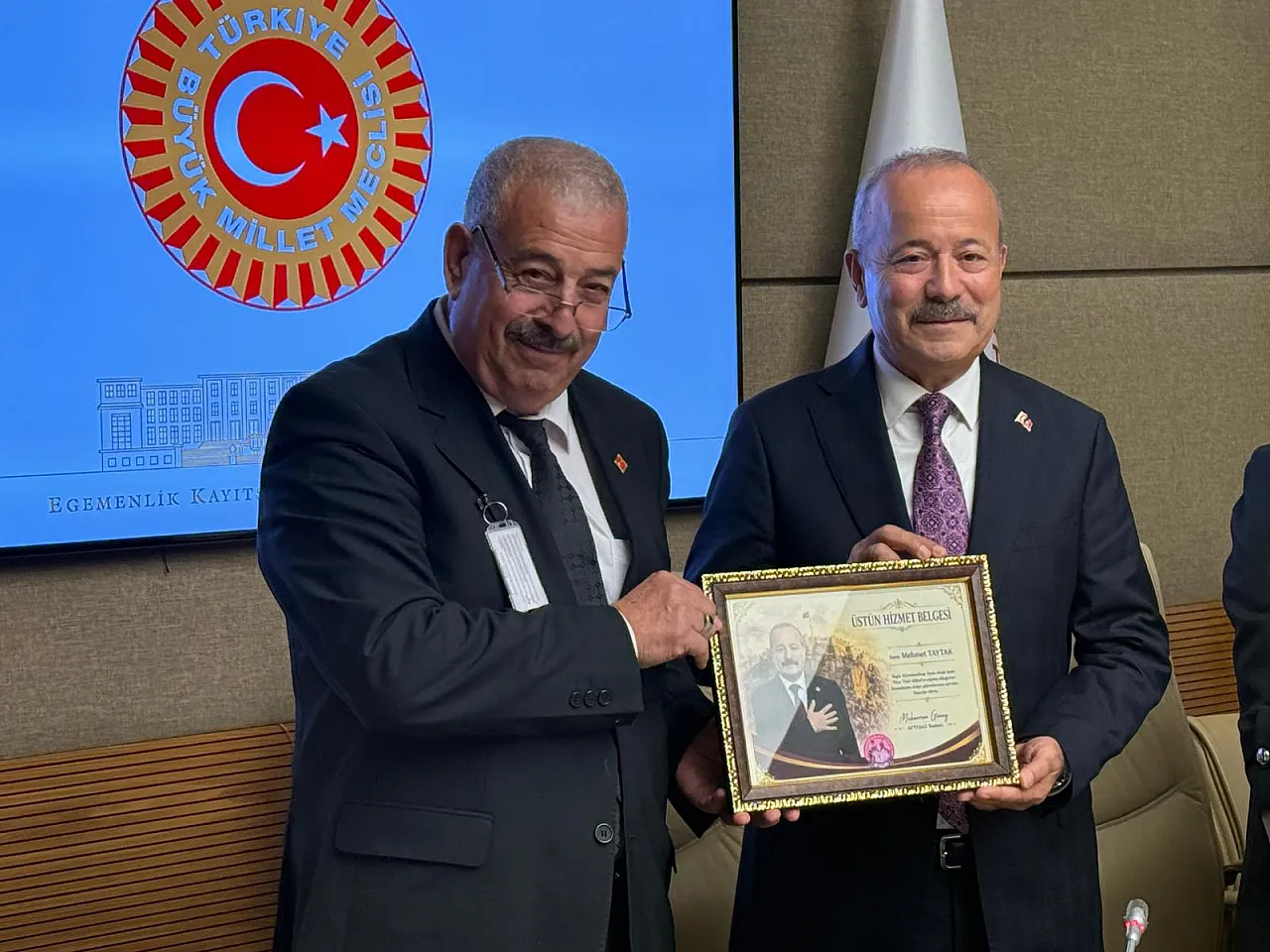 Afyon'un Kadınanaları, Gazi Meclis'te