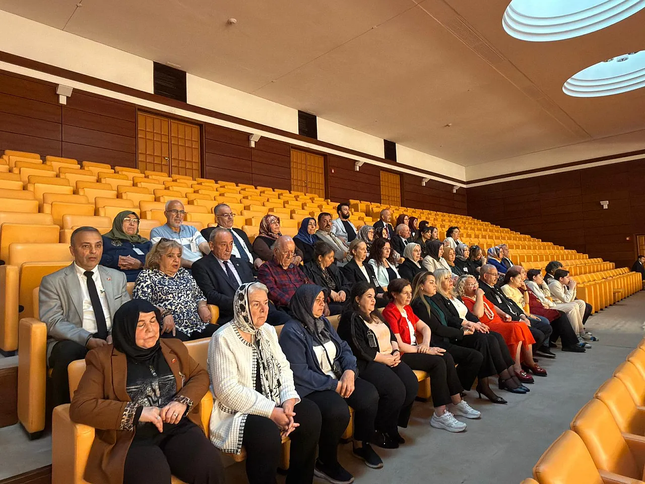 Afyon'un Kadınanaları, Gazi Meclis'te
