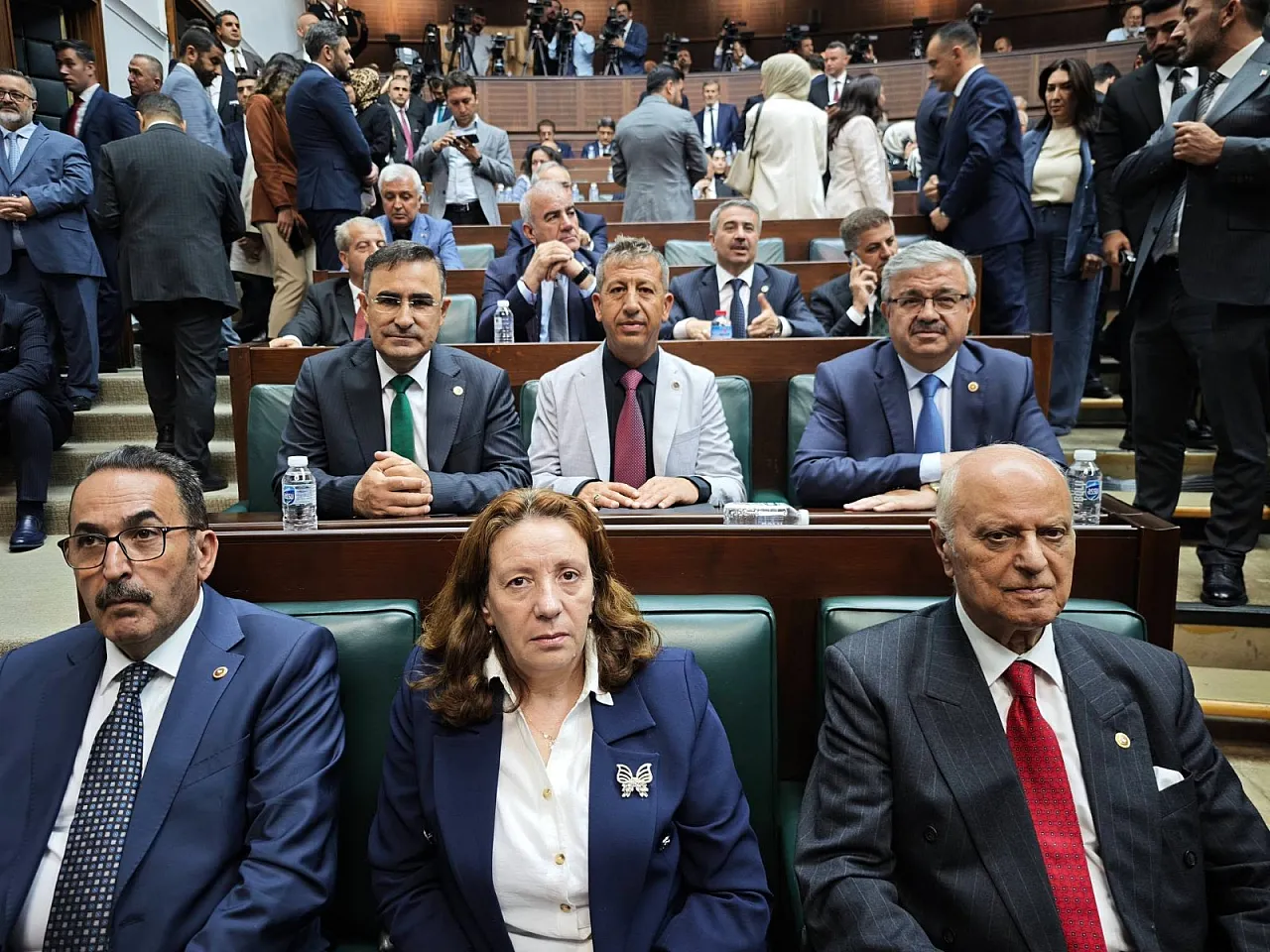 AK Partili Arslan: Gerçekten Bu Adamla Hala Baş Edebileceğinizi Mi Düşünüyorsunuz?