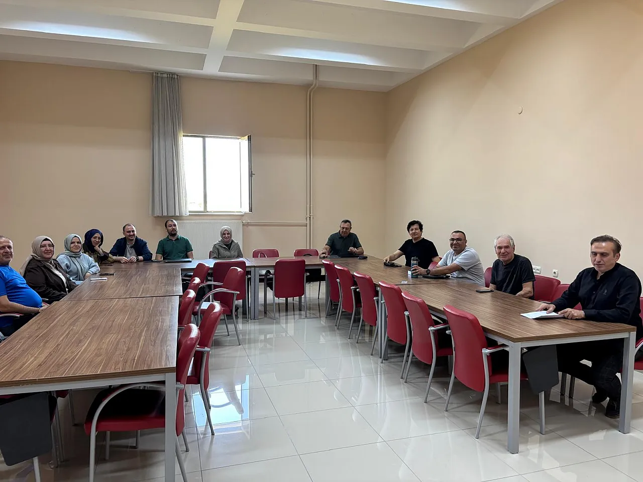 AKÜSEM'de Farklı Kesimlere Hitap Ediliyor