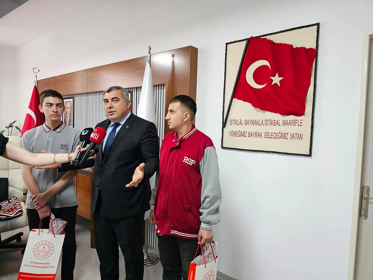 Entelektüel Öğrenciler Afyonkarahisar'ı Finalde Temsil Edecek