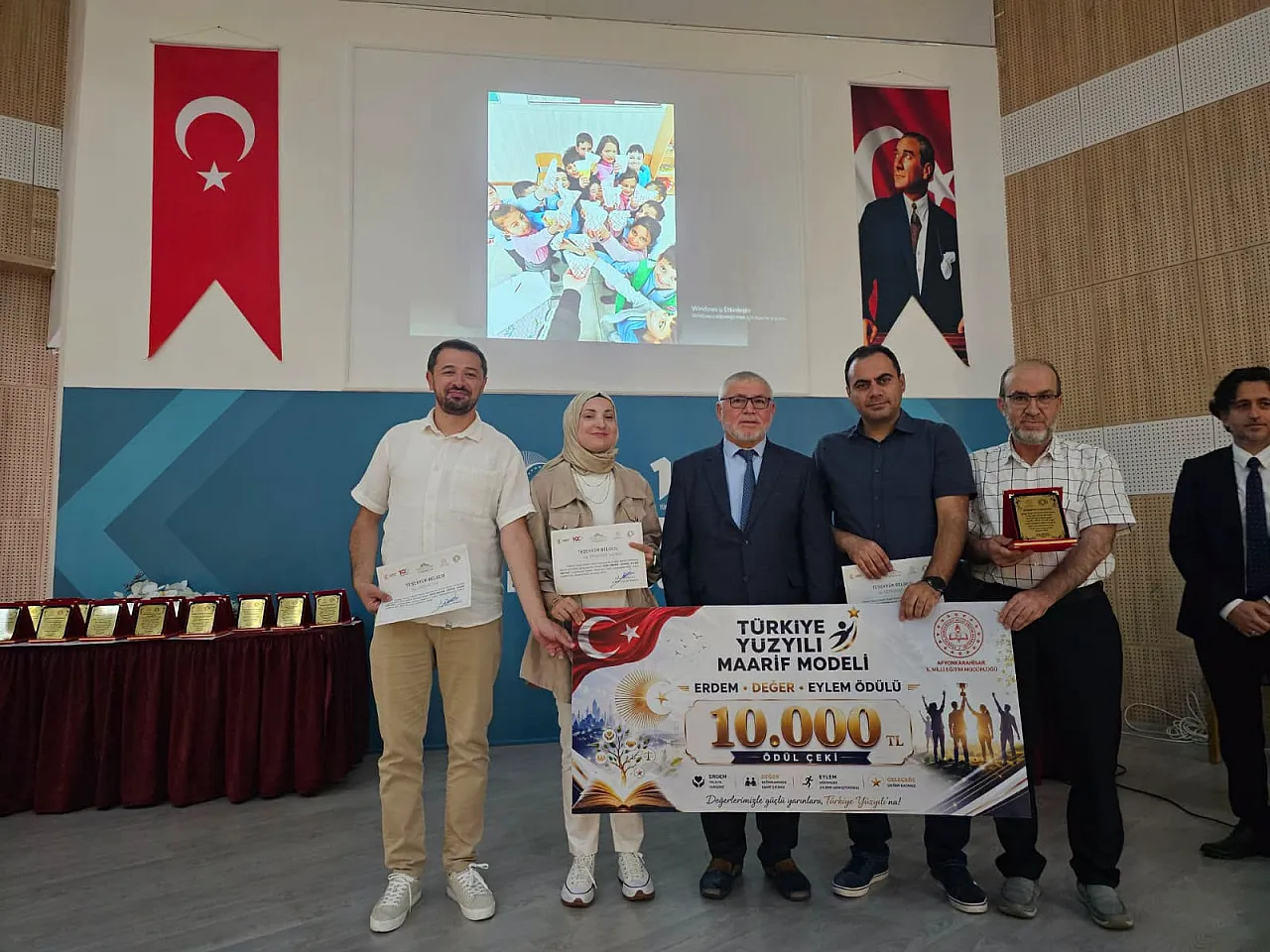 Köklerden Geleceğe Erdemli Nesiller Yetiştiriliyor