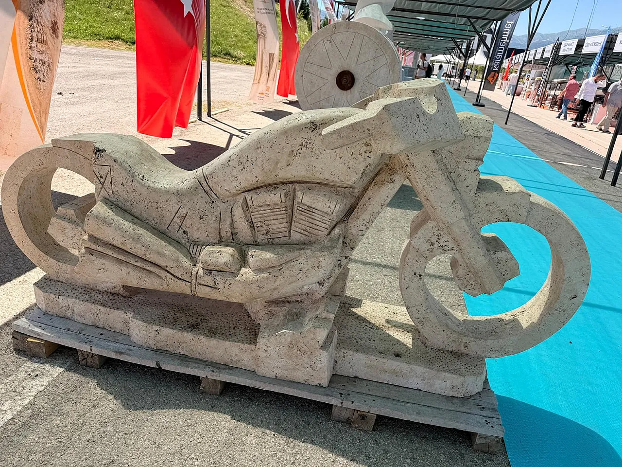 Mermerden Motosikleti Gördünüz Mü?