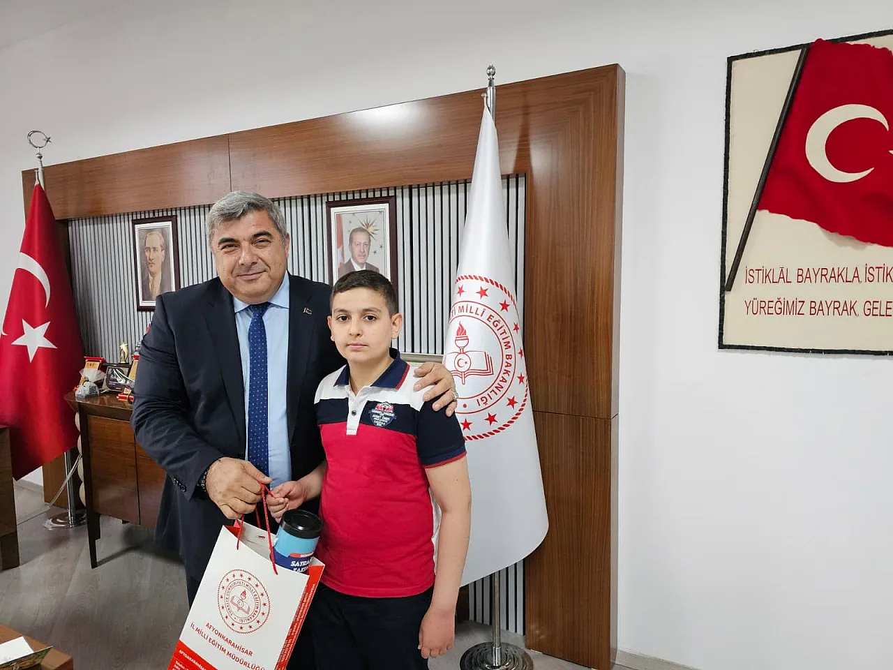 Müdür Sünnetci, İlkokul Öğrencisi Yazarı Kabul Etti