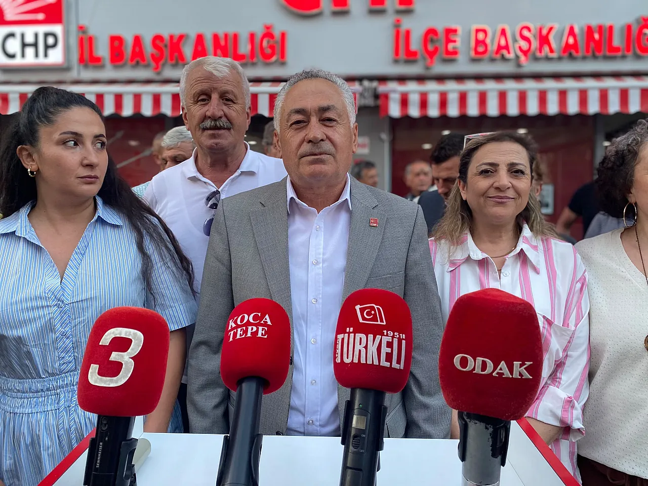 Afyon İl Başkanı'ndan Rest Gibi Açıklama: Partimizi Teslim Etmeyeceğiz!
