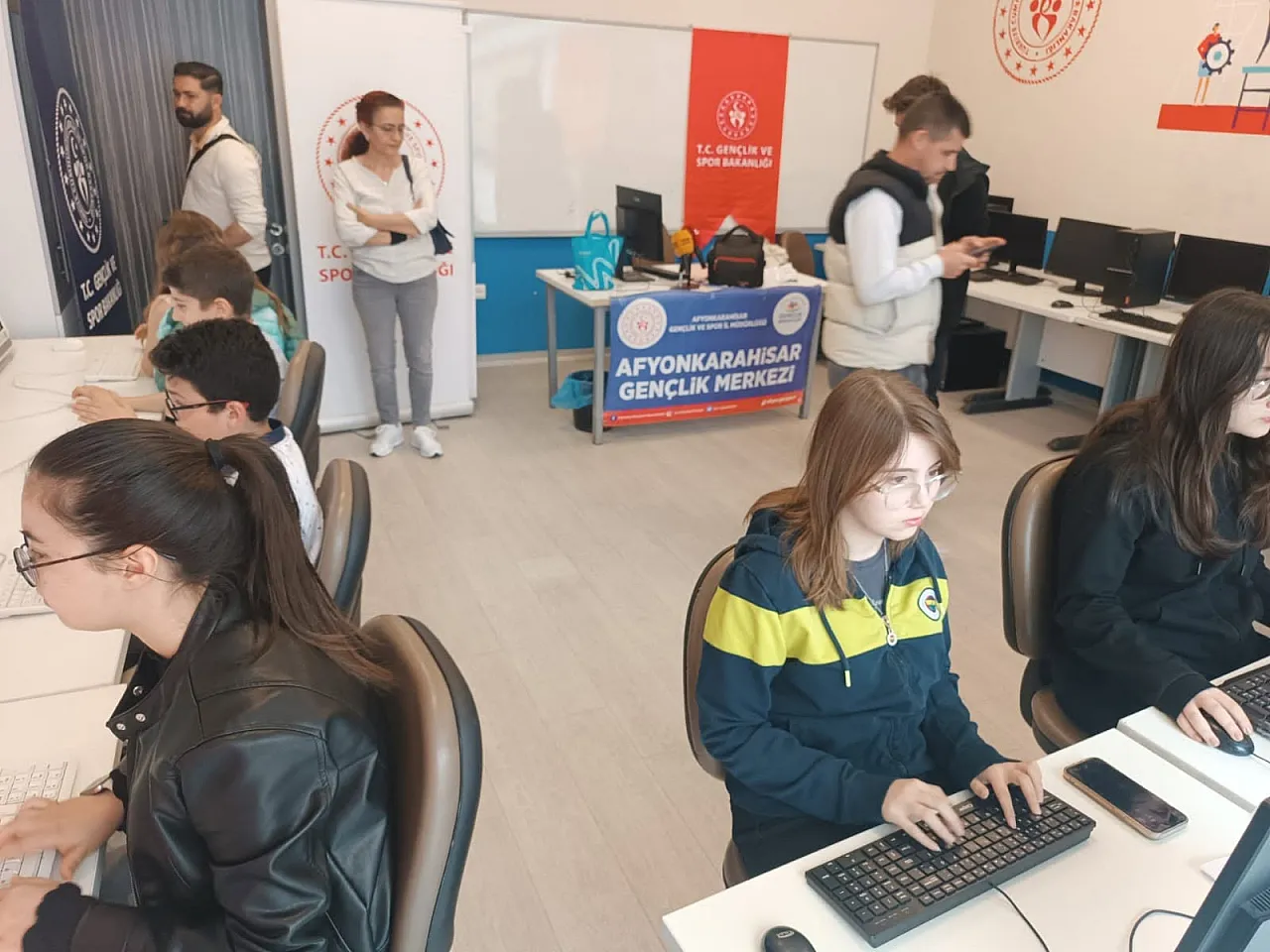 Afyonlu İhsan Yener'in F Klavye Bayrağını Afyonlu Seçkin Köse Taşıyor