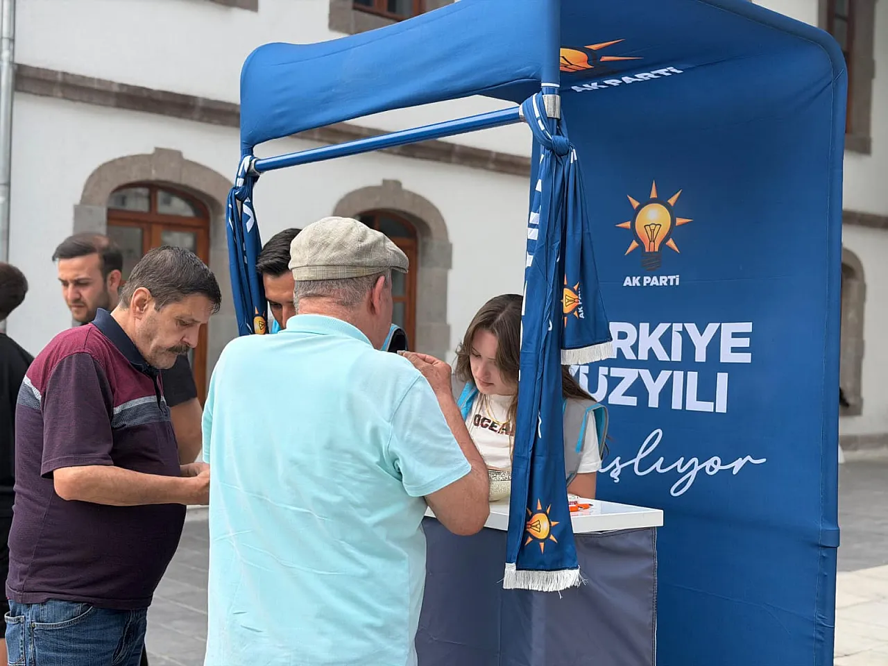 AK Partili Gençler, Türkiye Yüzyılı Hedefleri İçin Çalışıyor