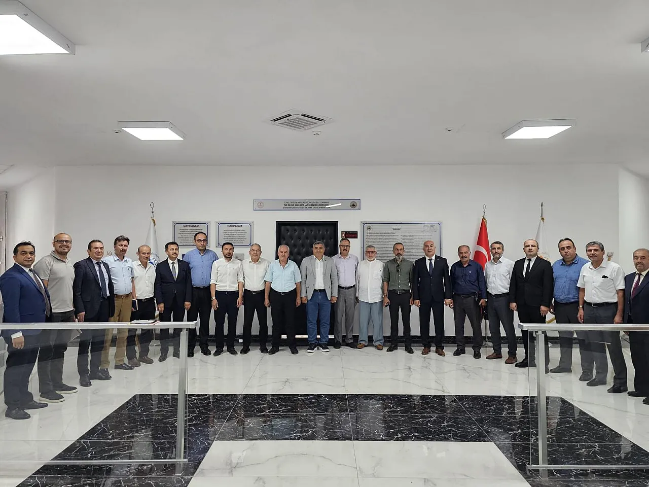 Görev Değişimi Öncesi Duygu Dolu Gece! Eğitim Camiası Tek Yürek Oldu