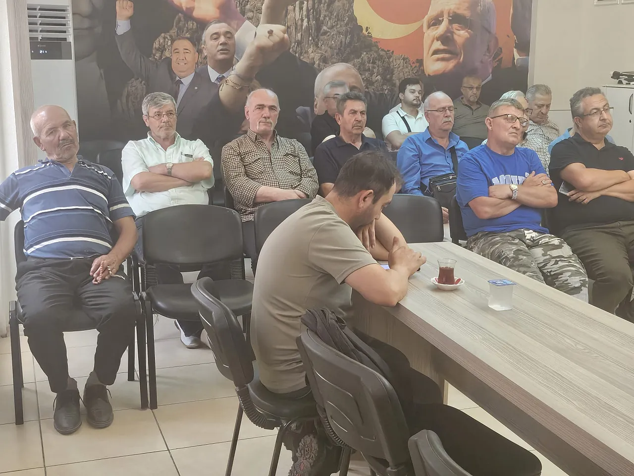 Mısırlıoğlu'ndan Ak Parti'ye Olay Sözler Papatya Falıyla İl Başkanı Seçilmez, Bostan Korkuluğu Atanacak!