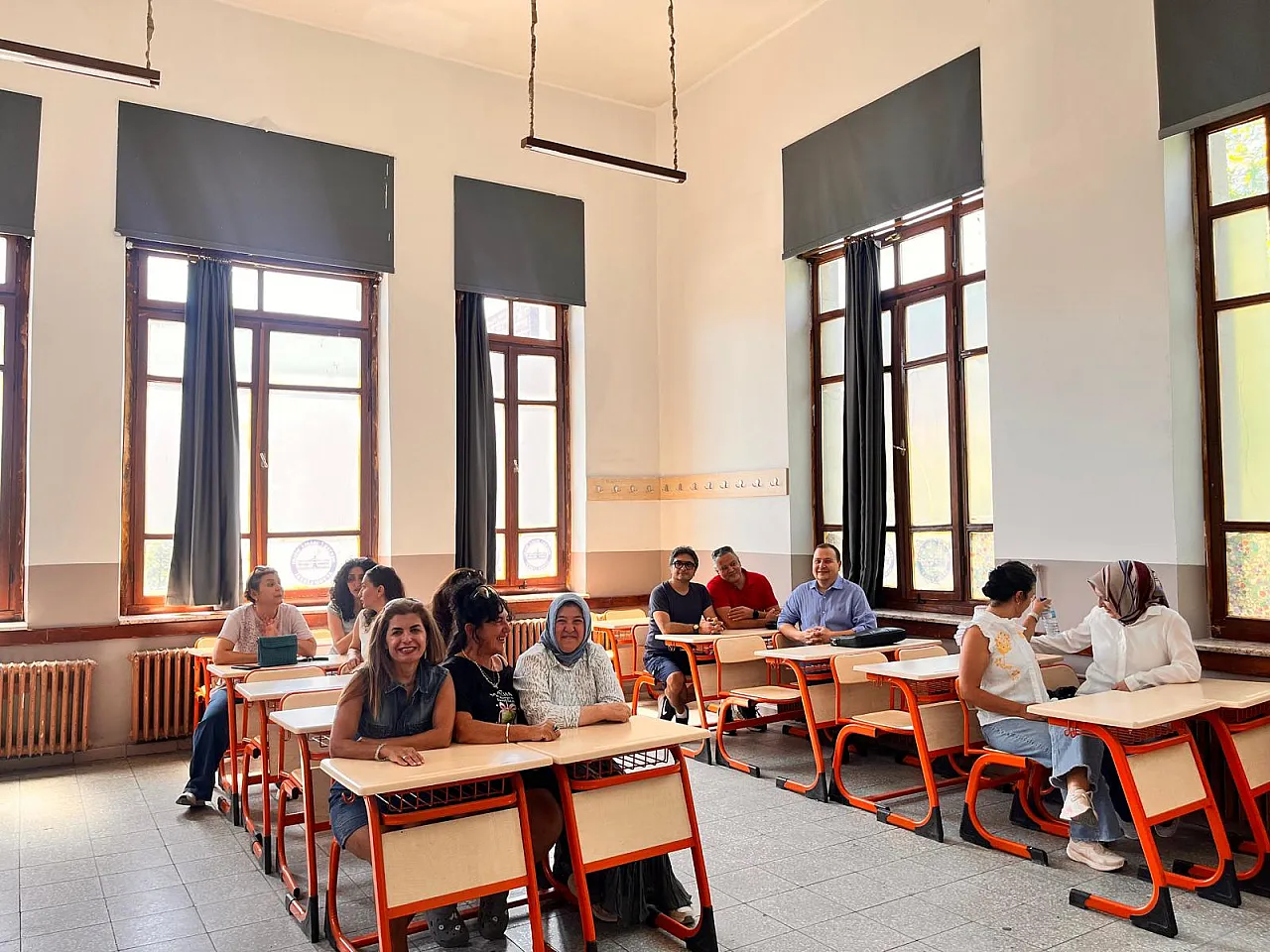 35 Yıl Sonra Buluştular: Afyon Lisesi 1991 Mat-B Mezunları Bir Araya Geldi