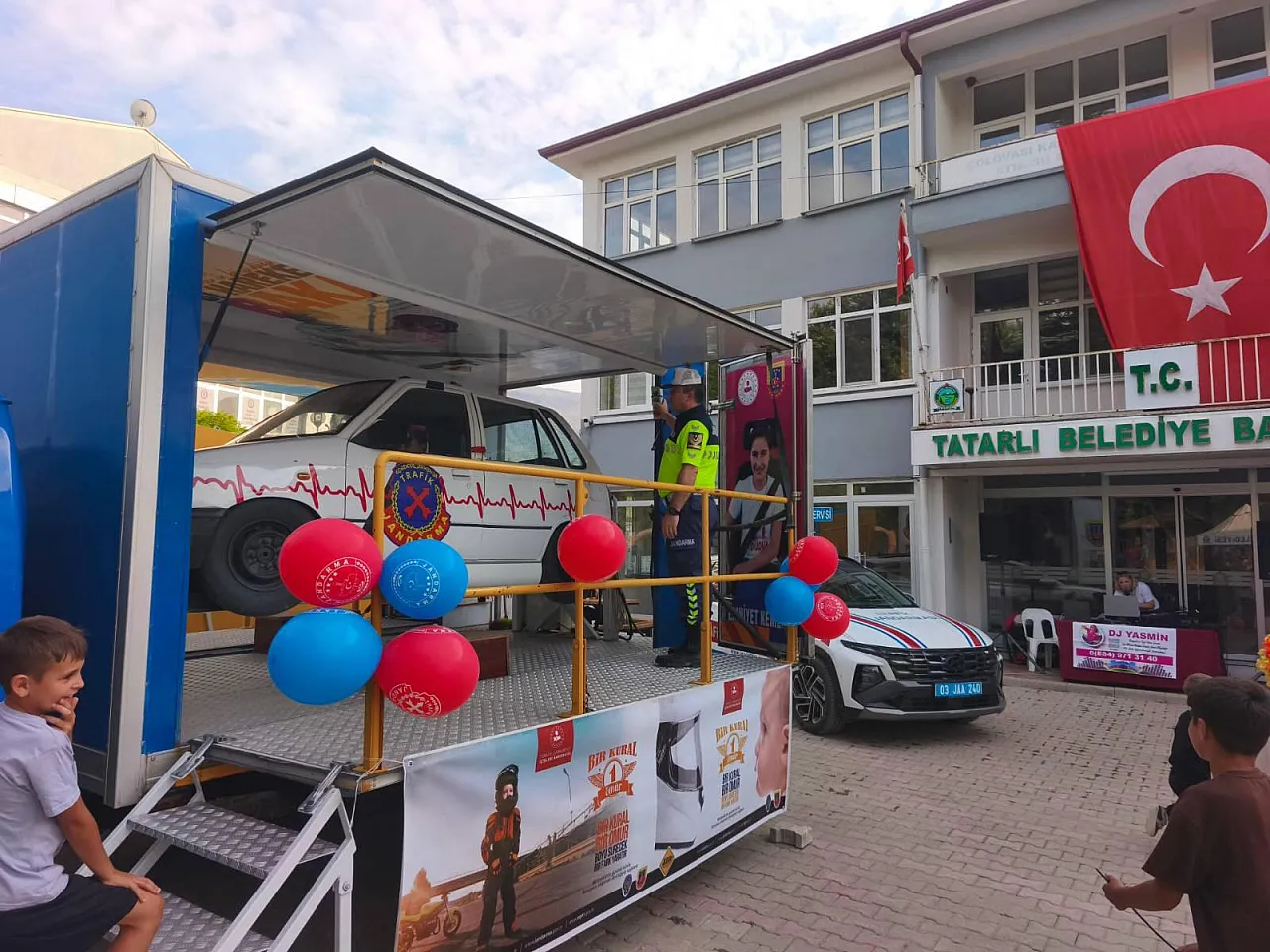 Afyon'da Jandarma 6 İlçede 1719 Kişiyi Bilgilendirdi