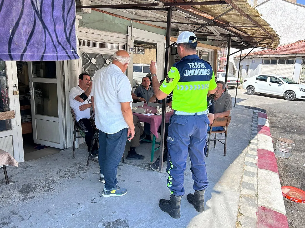 Afyon'da Jandarma 6 İlçede 1719 Kişiyi Bilgilendirdi