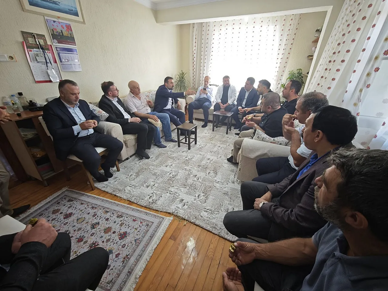 AK Parti'nin Yeni Başkanı Ziyaretlerle Başladı