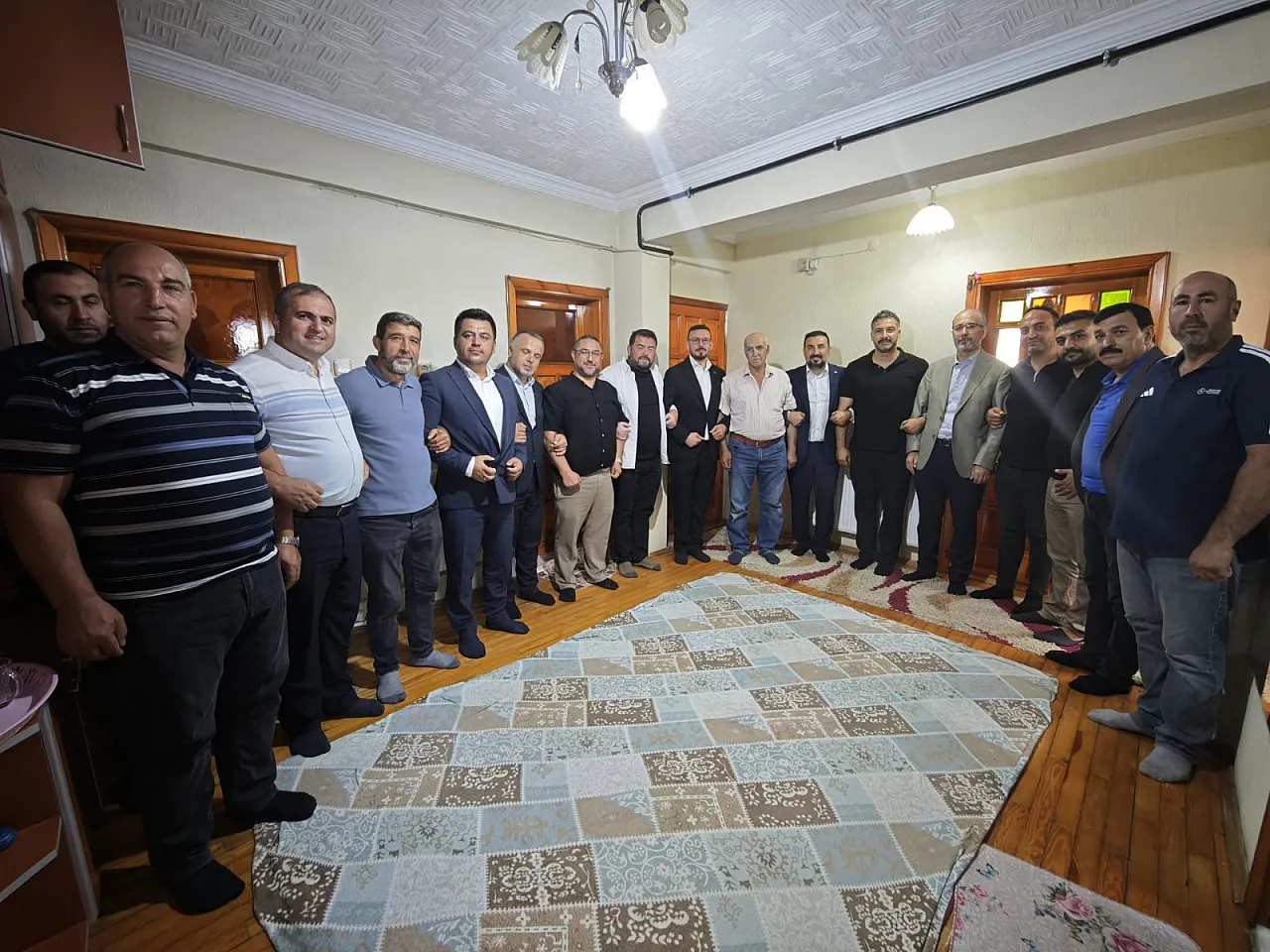 AK Parti'nin Yeni Başkanı Ziyaretlerle Başladı