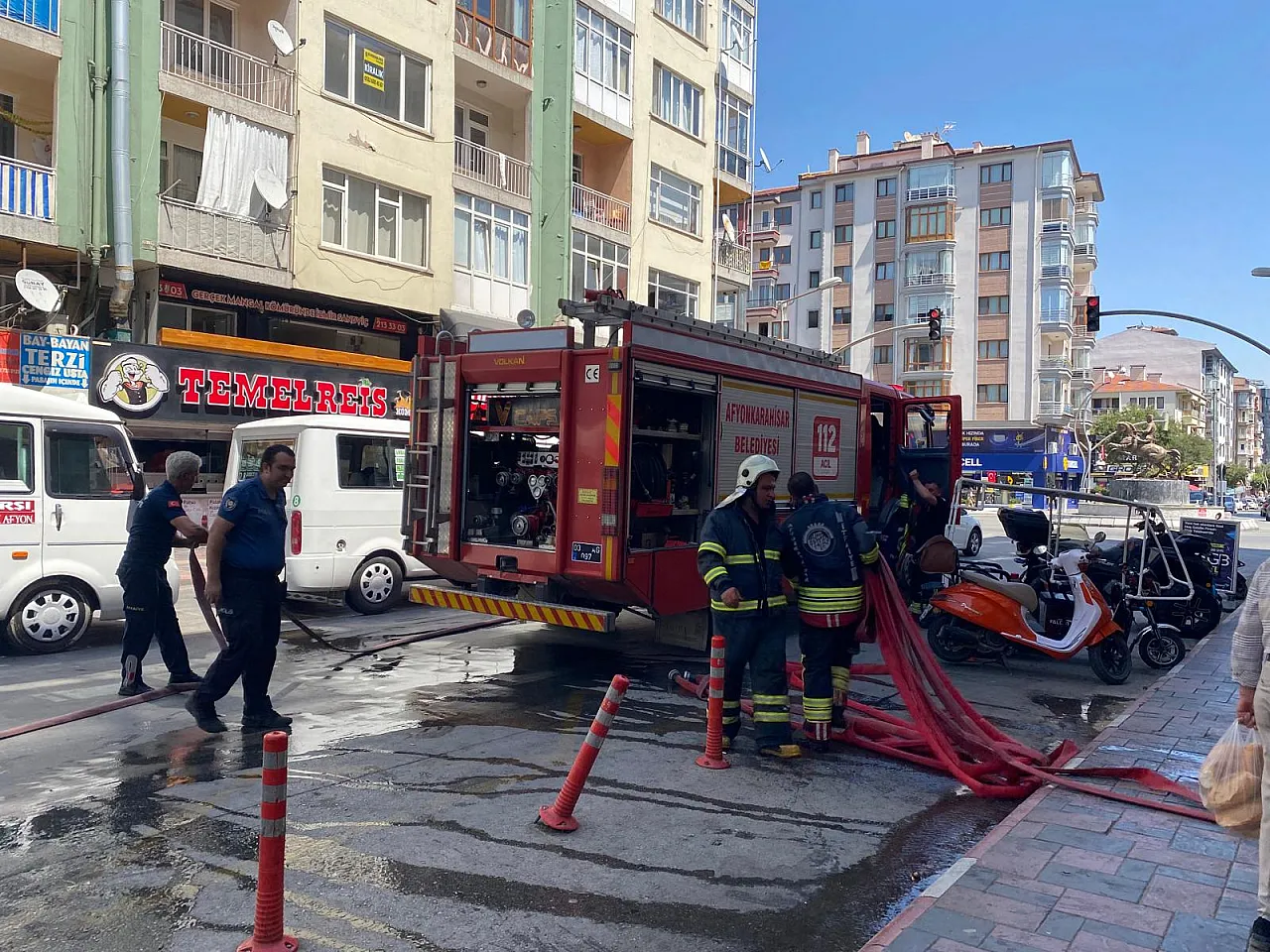Ambaryolunda Yangına Müdahale Ediliyor