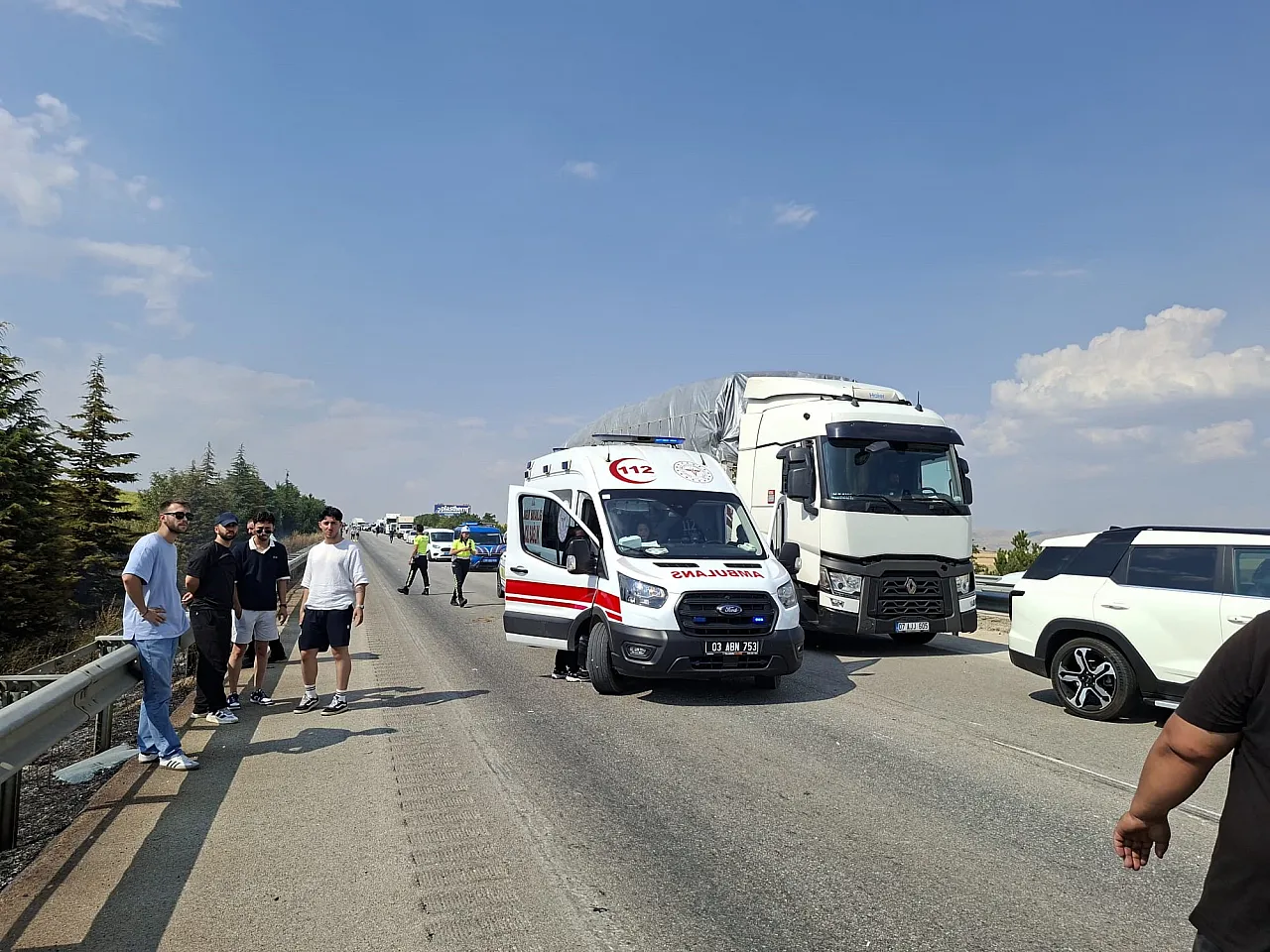 Anız Yangını Kazaya Neden Oldu: 13 Araç Birbirine Girdi