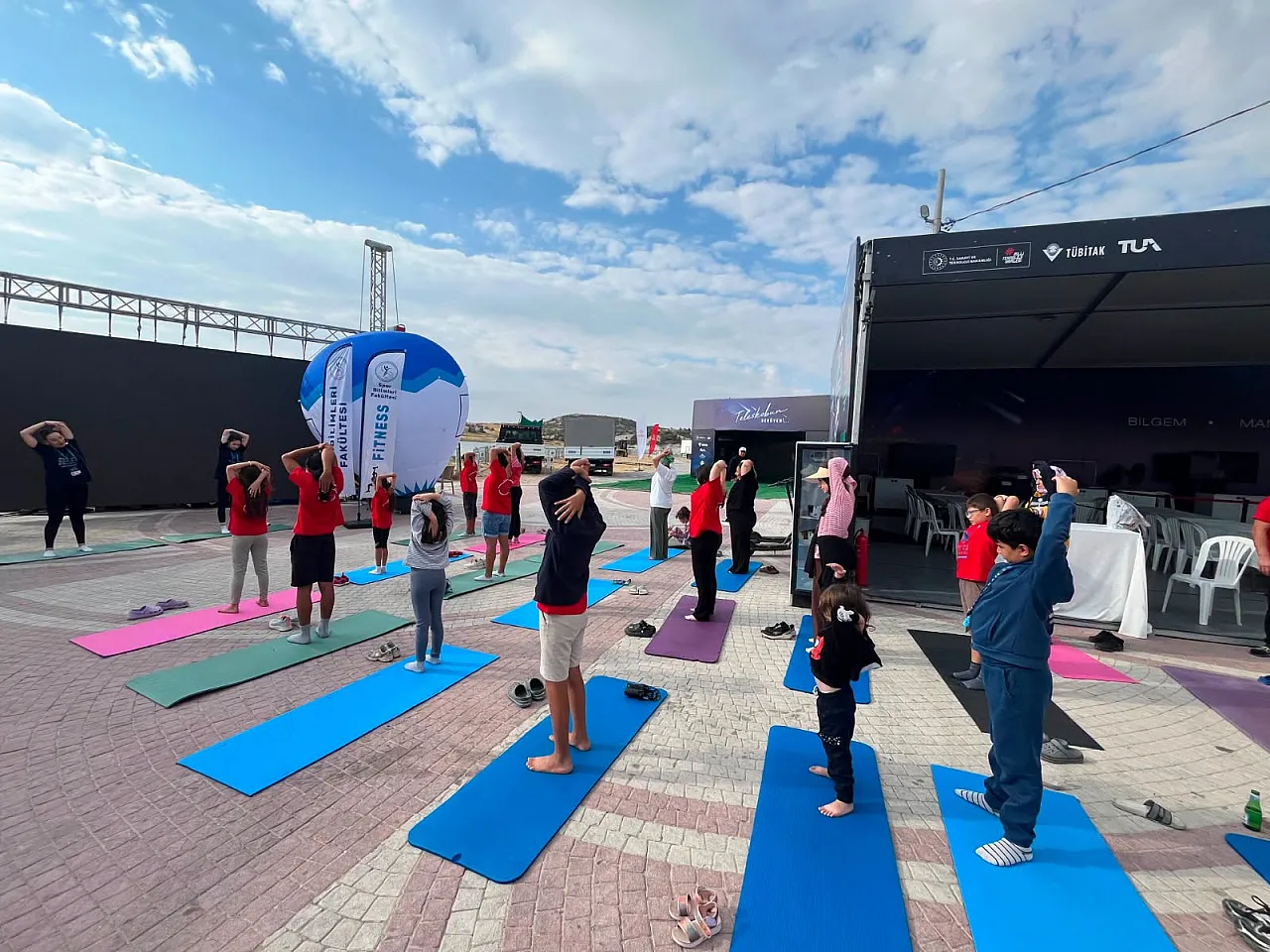 Emre Gölünde Müzik, Spor Ve Gökyüzü Bir Arada