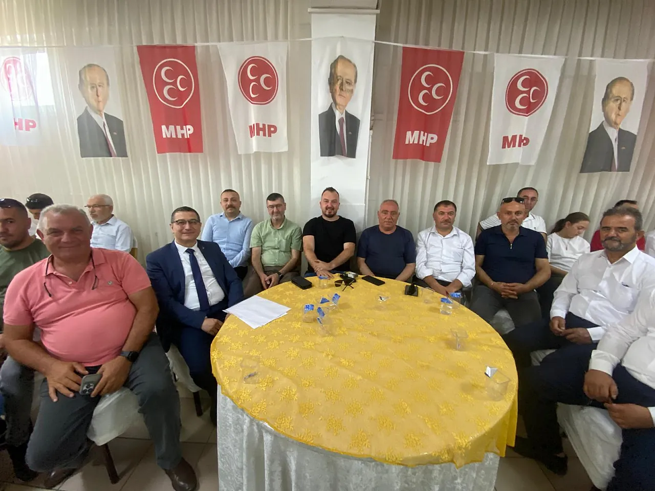 MHP Afyon'da Bayrak Değişimi! Danaoğlu'ndan Dikkat Çeken Mesaj
