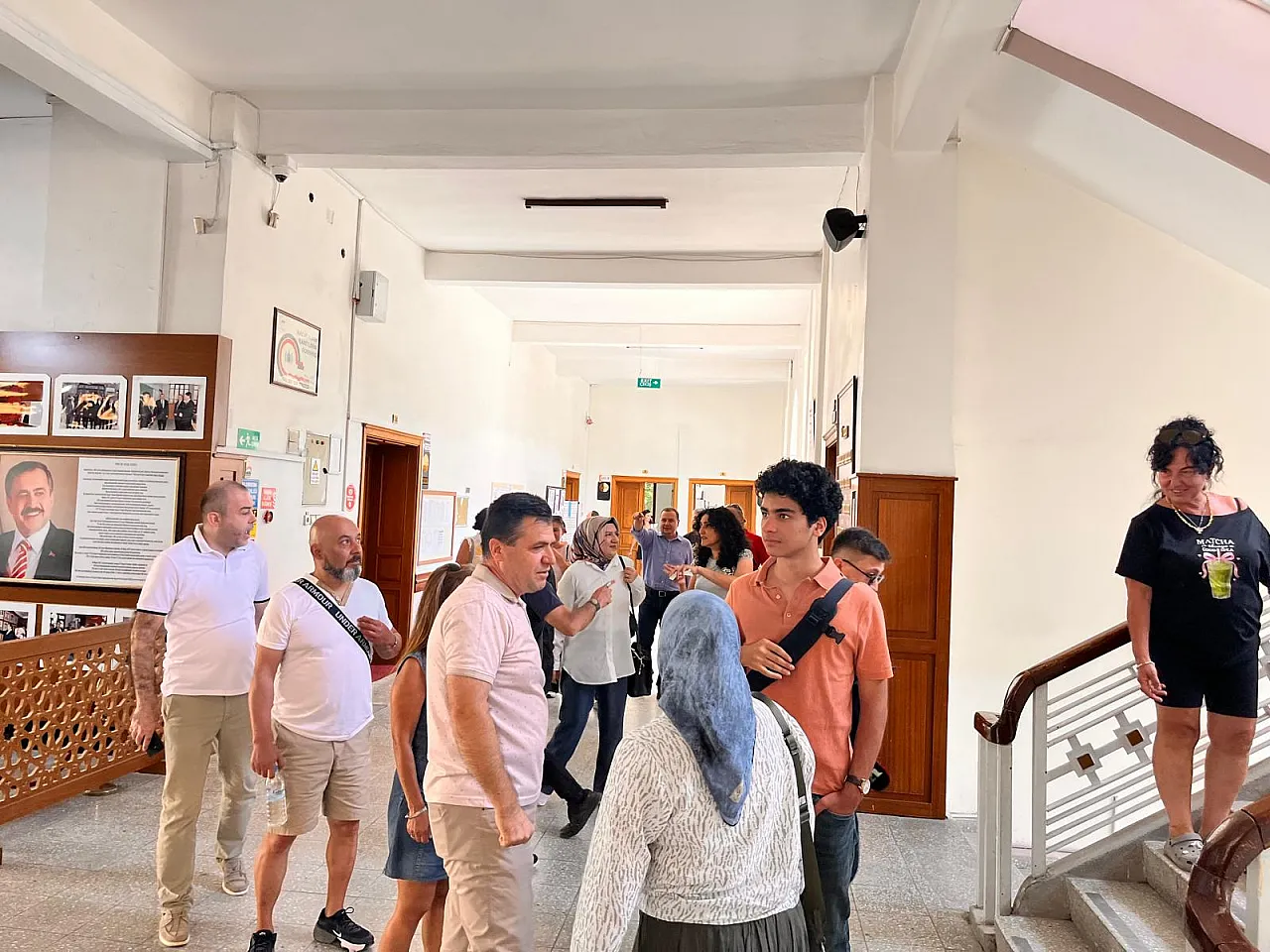 35 Yıl Sonra Buluştular: Afyon Lisesi 1991 Mat-B Mezunları Bir Araya Geldi
