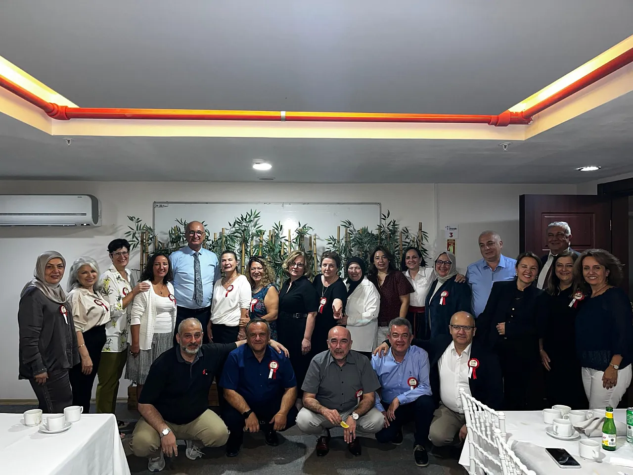 40 Yıl Sonra Aynı Sıralarda Buluştular