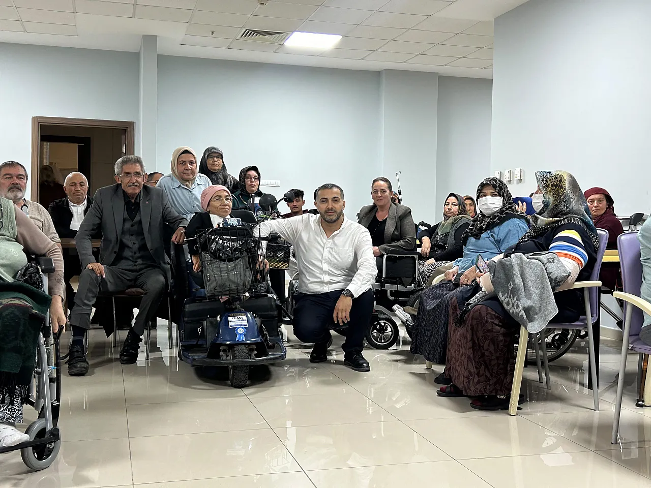 AFSÜ'de Fizik Tedavi Hastalarına Moral Gecesi