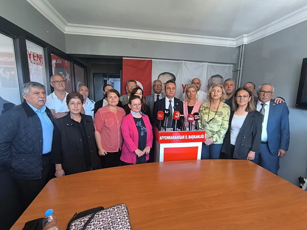 Afyon'da Faruk Duha Erhan, 'İktidar' Hedefi İle Adaylığını Açıkladı