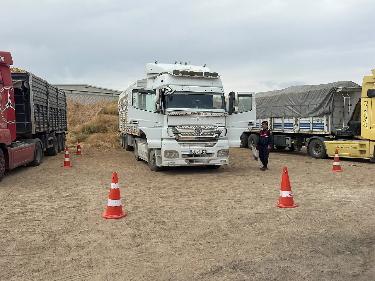 Afyon'da Tırın İçinden Acı Haber! 56 Yaşındaki Sürücü Ölü Bulundu