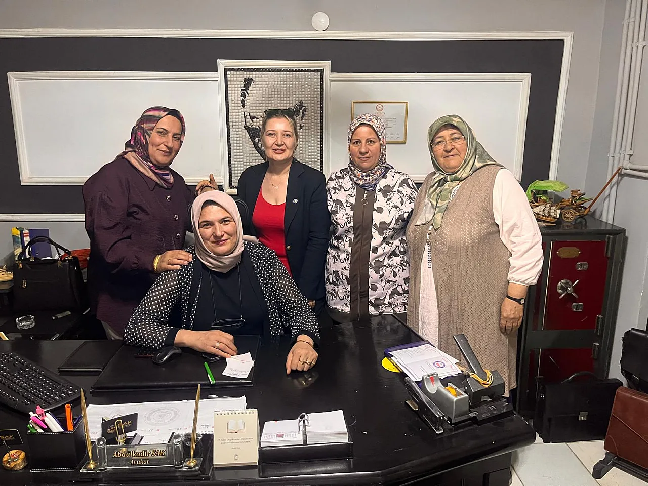 İYİ Partili Kadınlar Çay'da Sahaya Çıktı