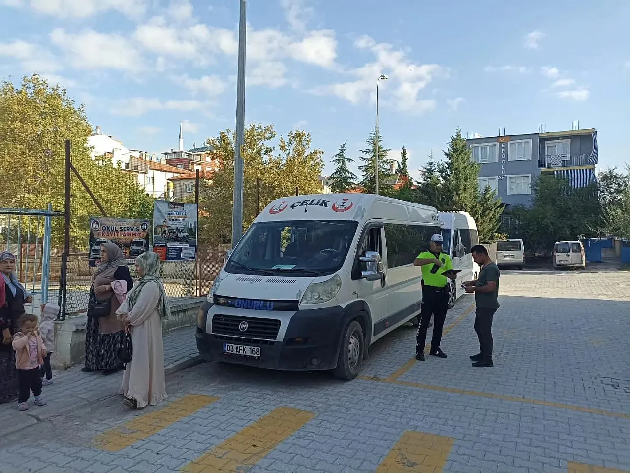 Sandıklı'da Okul Çevreleri Ve Öğrenci Servisleri Denetlendi