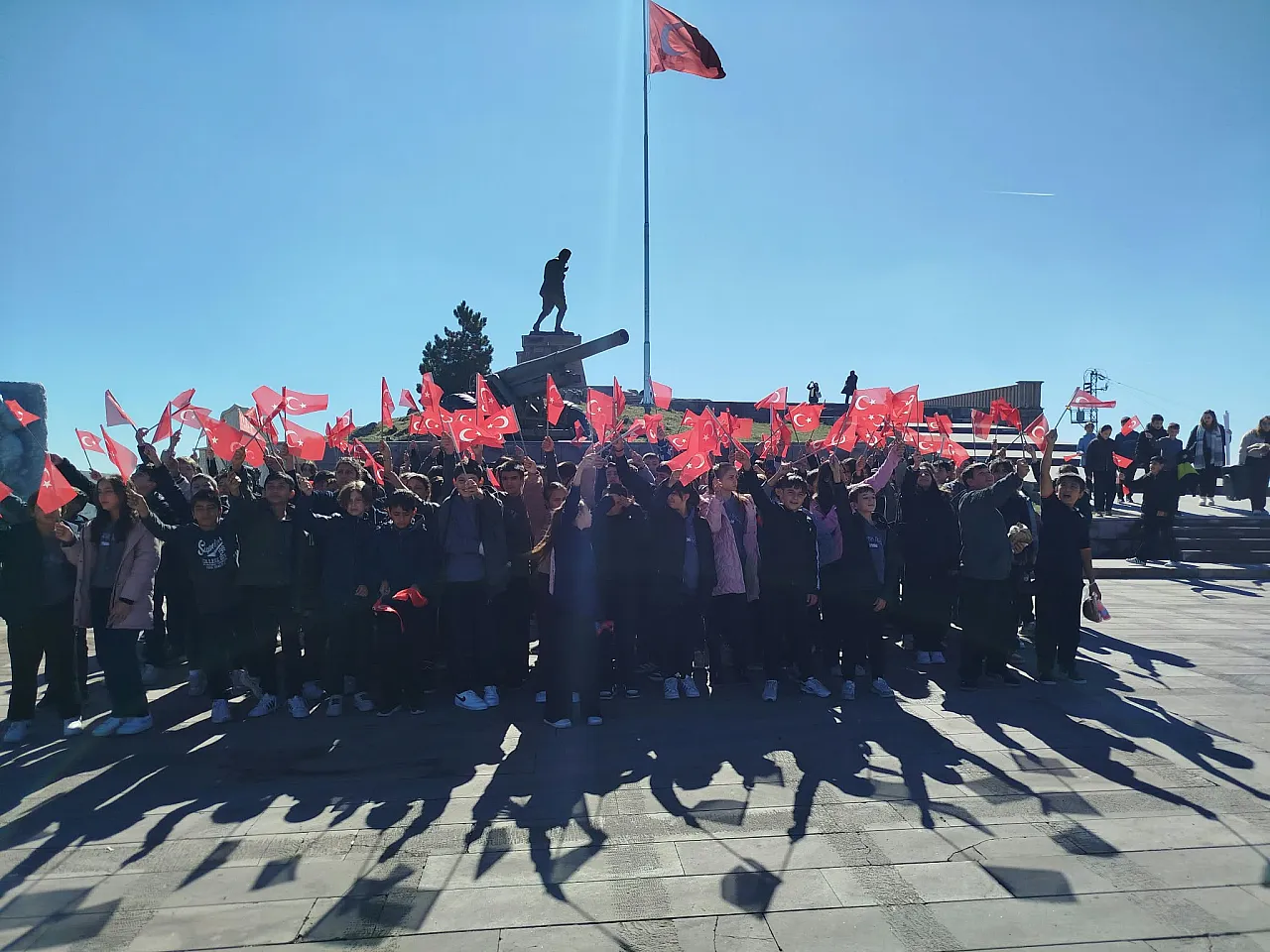 180 Öğrenci Kocatepe'de Tarihi Yerinde Öğrendi