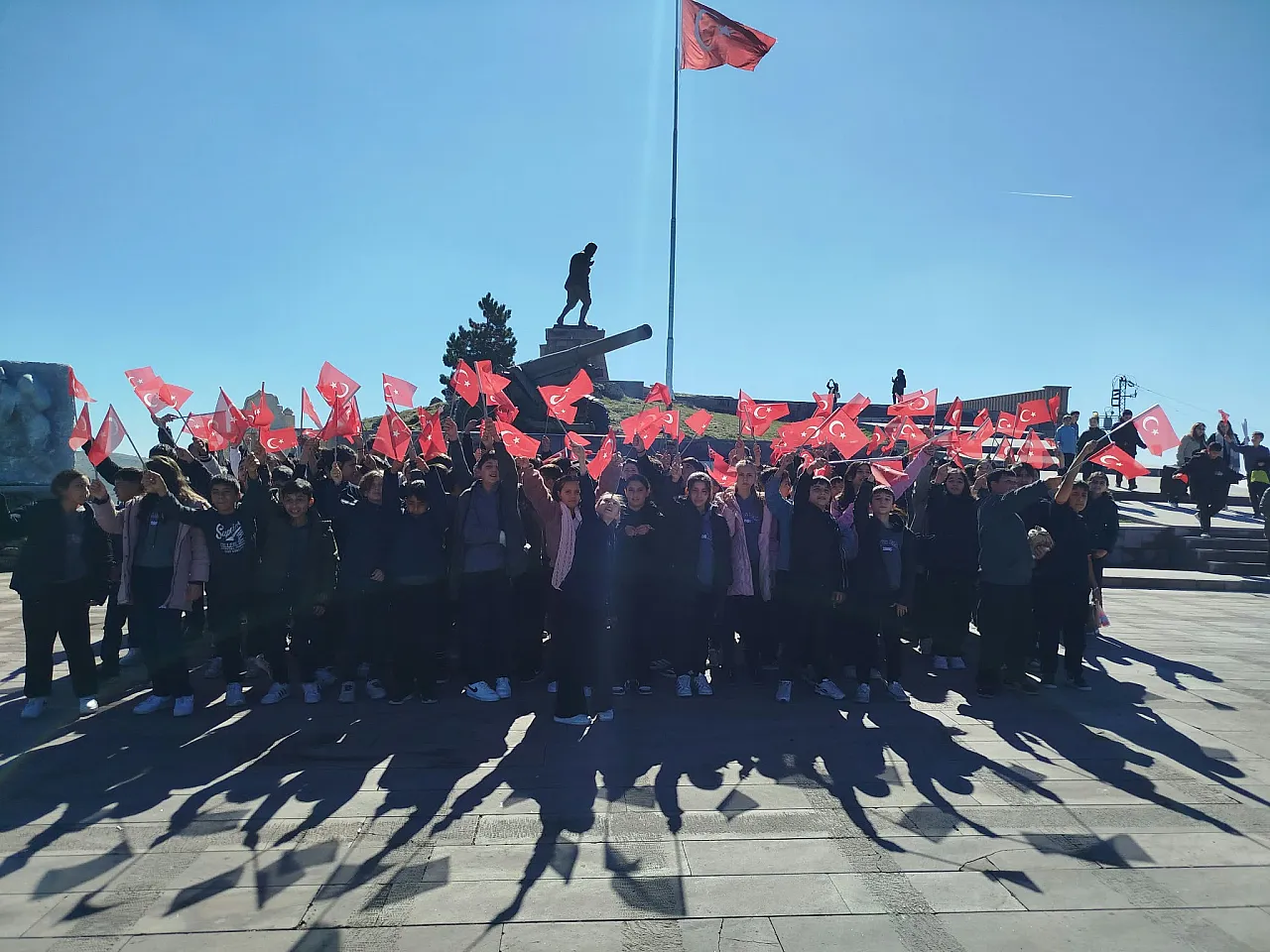 180 Öğrenci Kocatepe'de Tarihi Yerinde Öğrendi