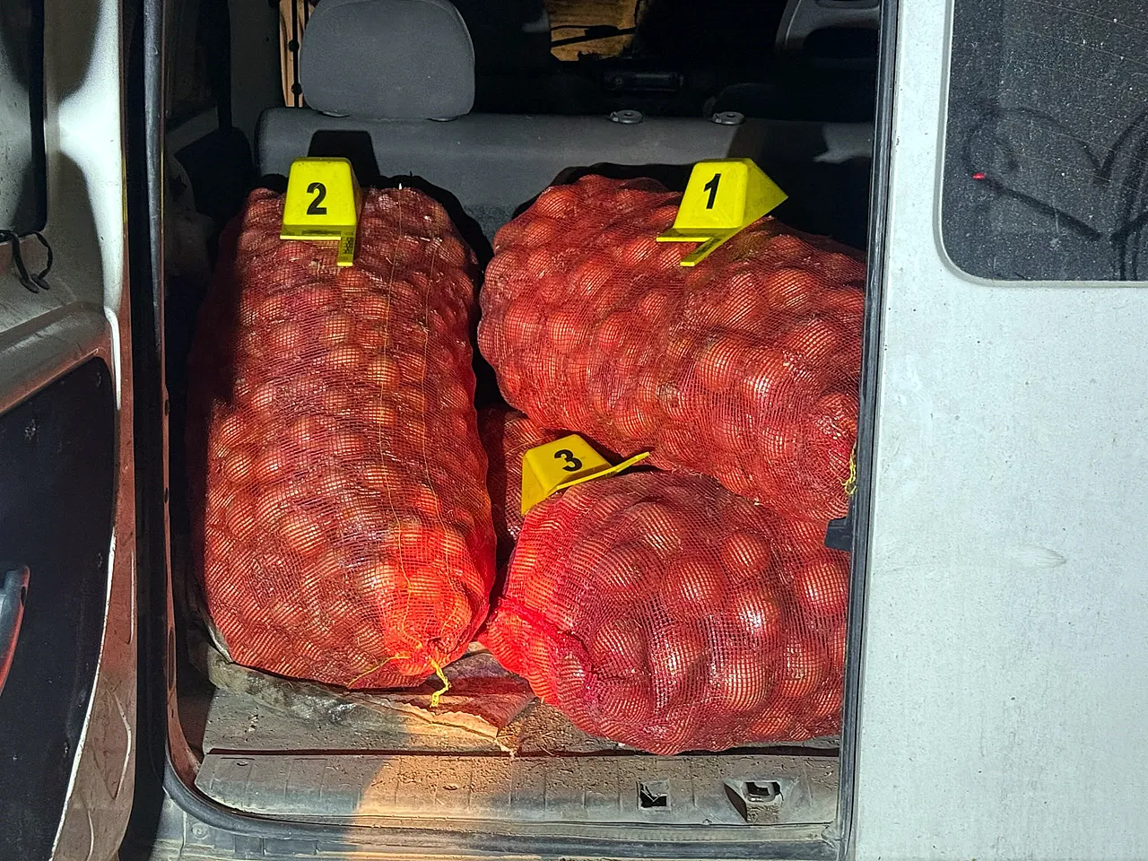 Tarladan Soğan Çalan Hırsızlar Devriyeye Yakalandı
