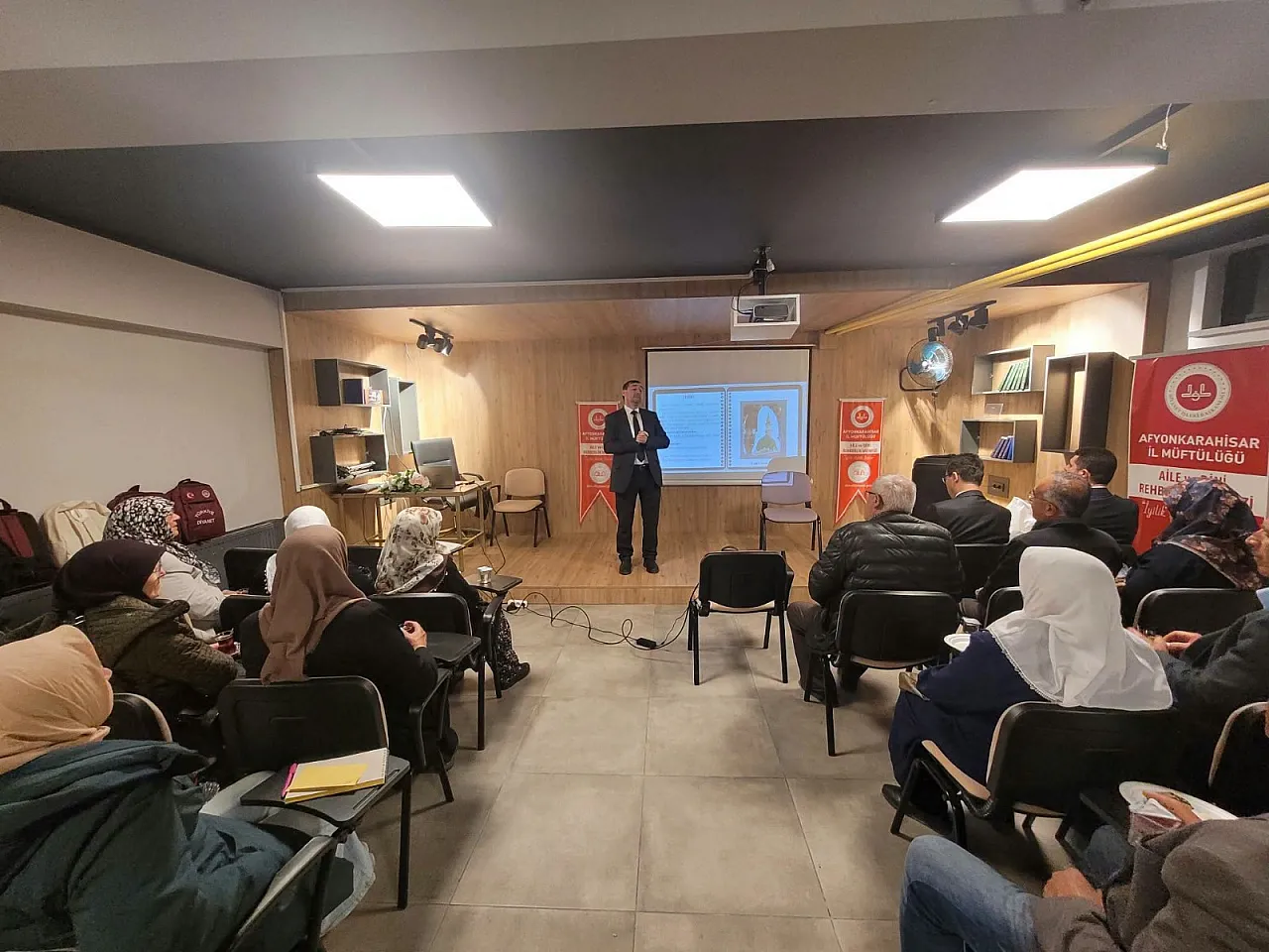 Afyon'da Umre Seminerleri Sürüyor