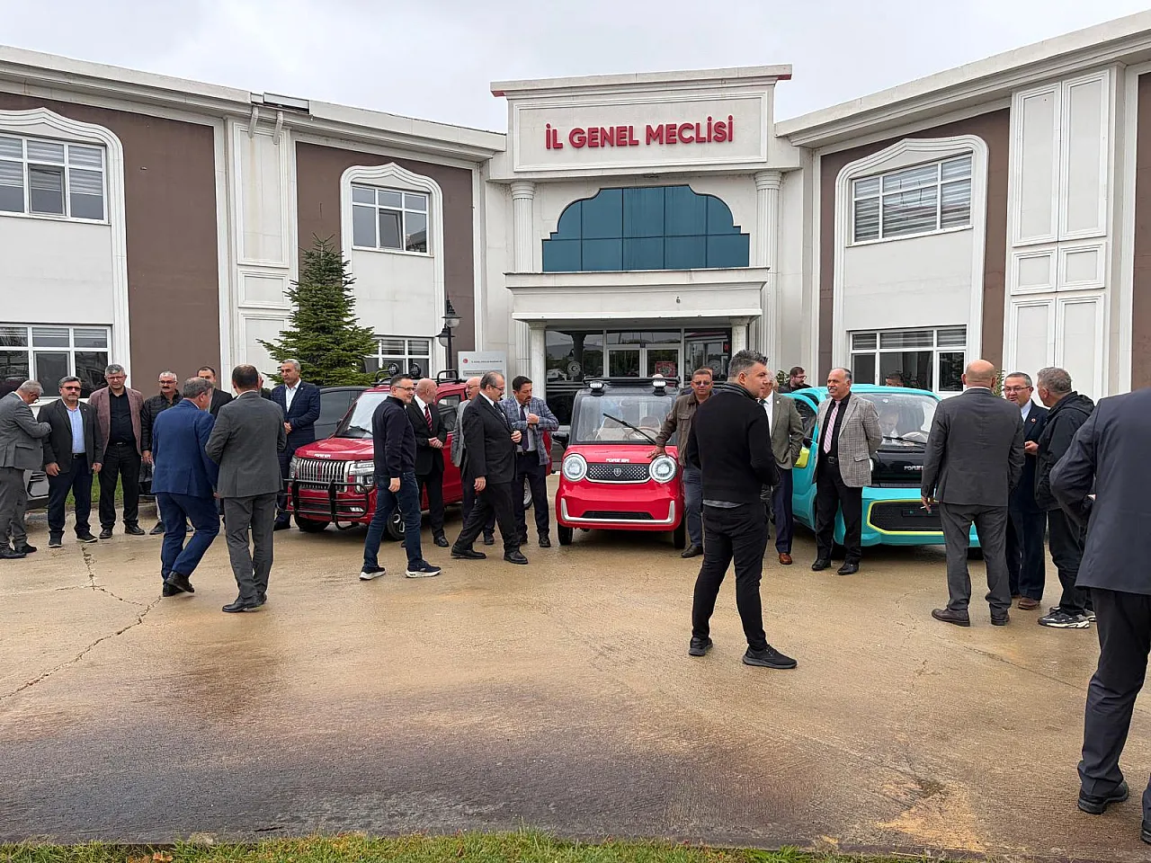Afyon'da Üretilen Elektrikli Araçlara İGM Üyelerinden Tam Not
