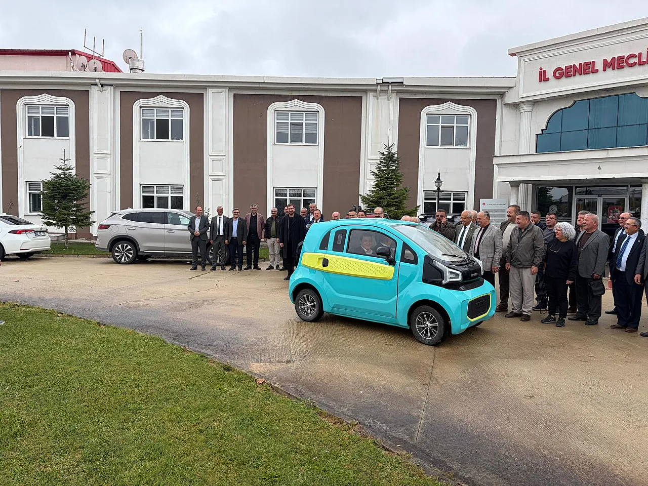 Afyon'da Üretilen Elektrikli Araçlara İGM Üyelerinden Tam Not