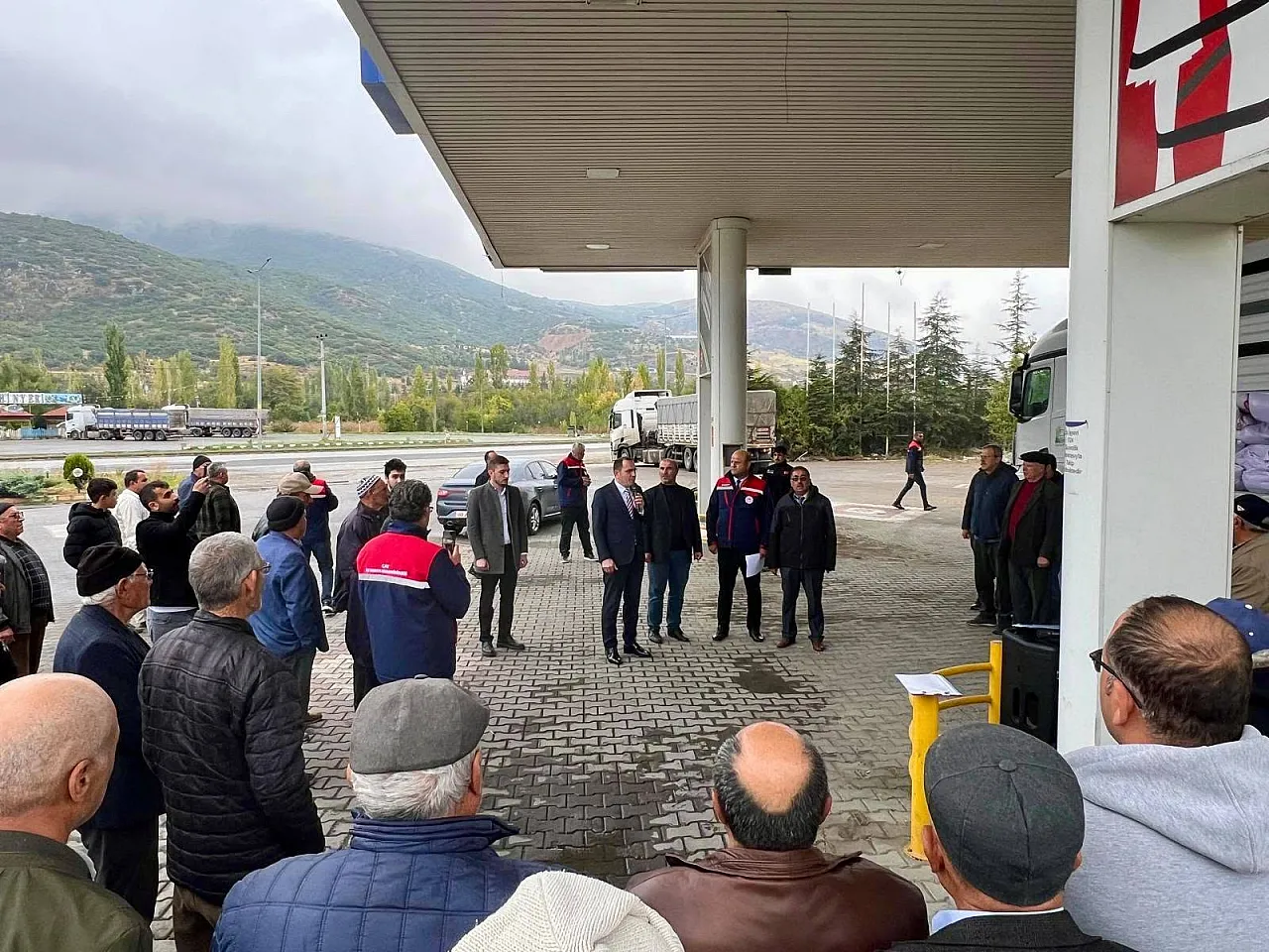 Çay'da 2 Ayrı Çeşit 56 Ton Buğday Tohumu Dağıtıldı