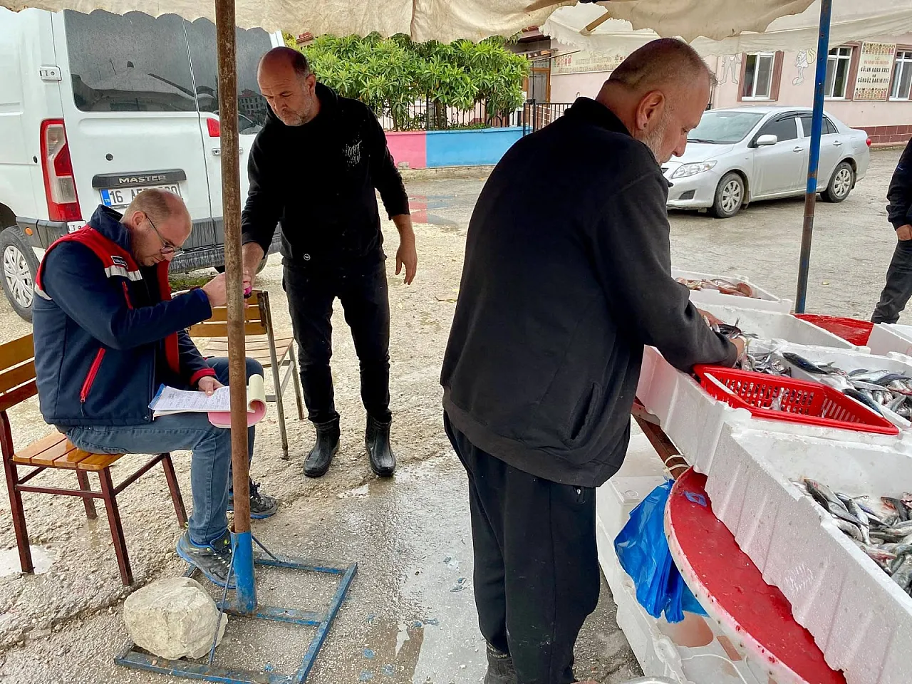 Dazkırı'da Su Ürünleri Satış Yerleri Denetlendi