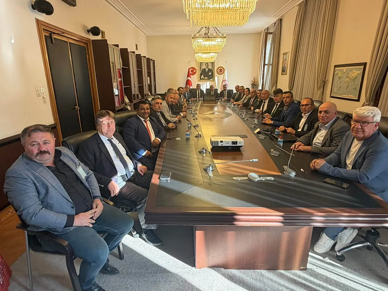 ESOB Heyeti TBMM'de AK Partili Vekillerle Buluştu
