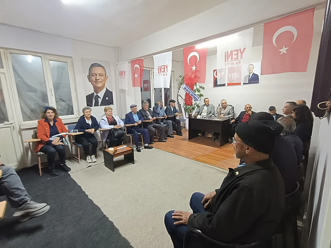 Hasan Karadeniz Çobanlar ve Bolvadin'de Üyelerle Buluştu