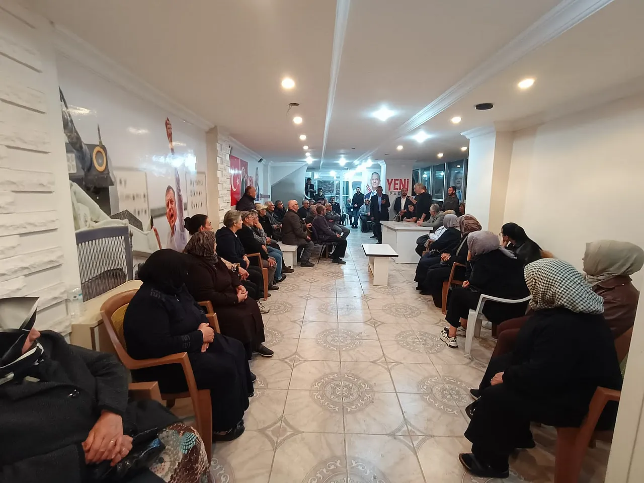Hasan Karadeniz Çobanlar ve Bolvadin'de Üyelerle Buluştu