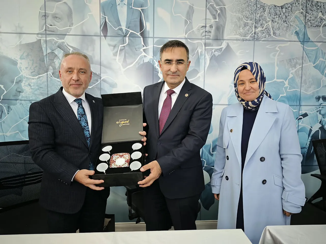 Milletvekili Arslan'dan Gediz'de Duygusal Buluşma: Sıra Arkadaşı Başhekim Çıktı!
