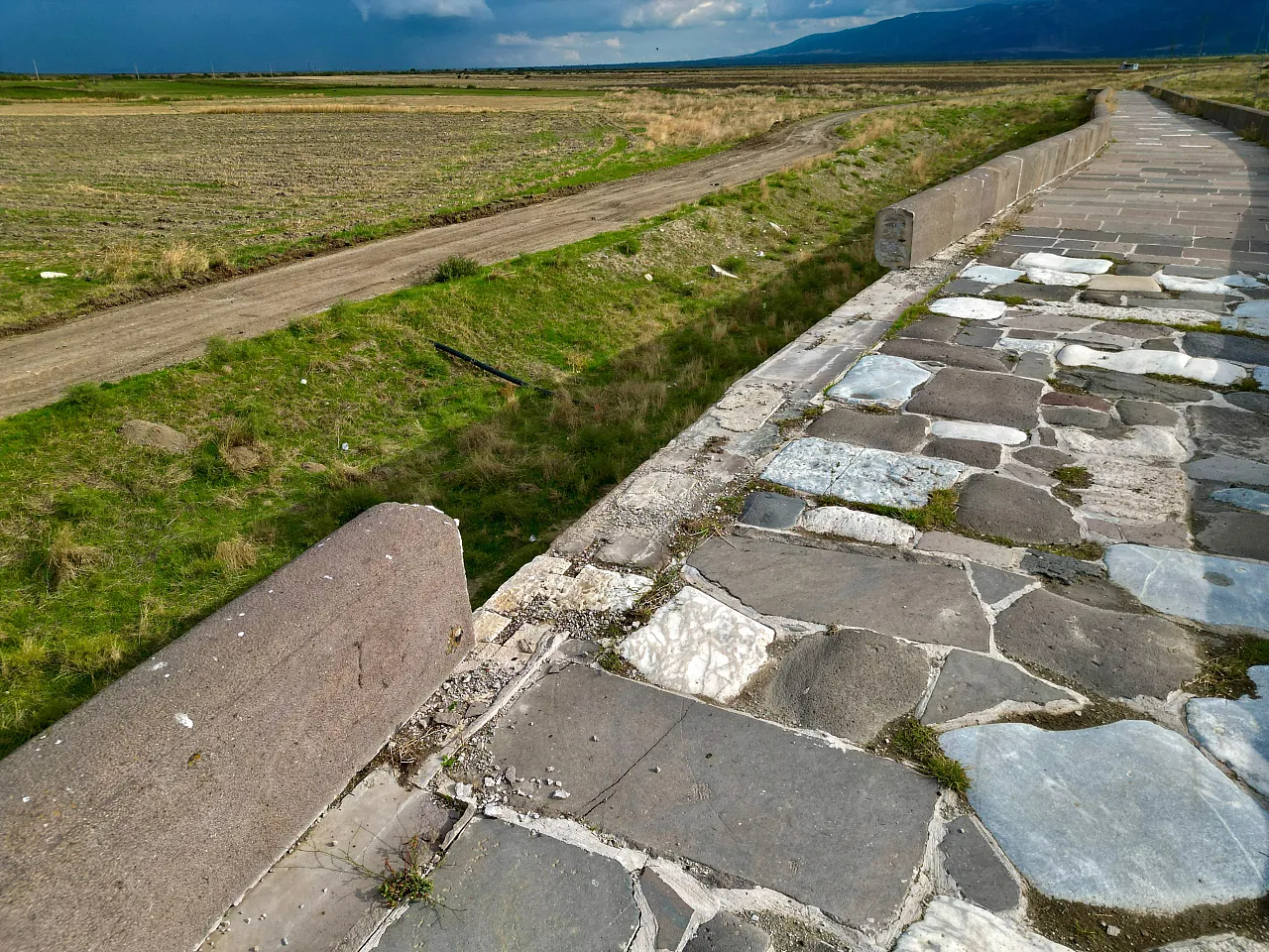 Tarihe Tanık Kırkgöz Köprüsü'ndeki Bakımsızlık Ve Tahribat Yürek Yakıyor
