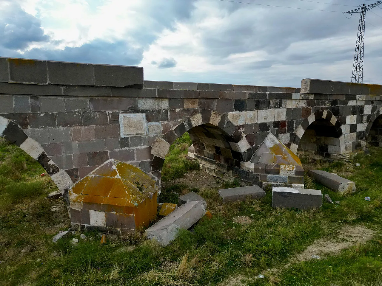 Tarihe Tanık Kırkgöz Köprüsü'ndeki Bakımsızlık Ve Tahribat Yürek Yakıyor
