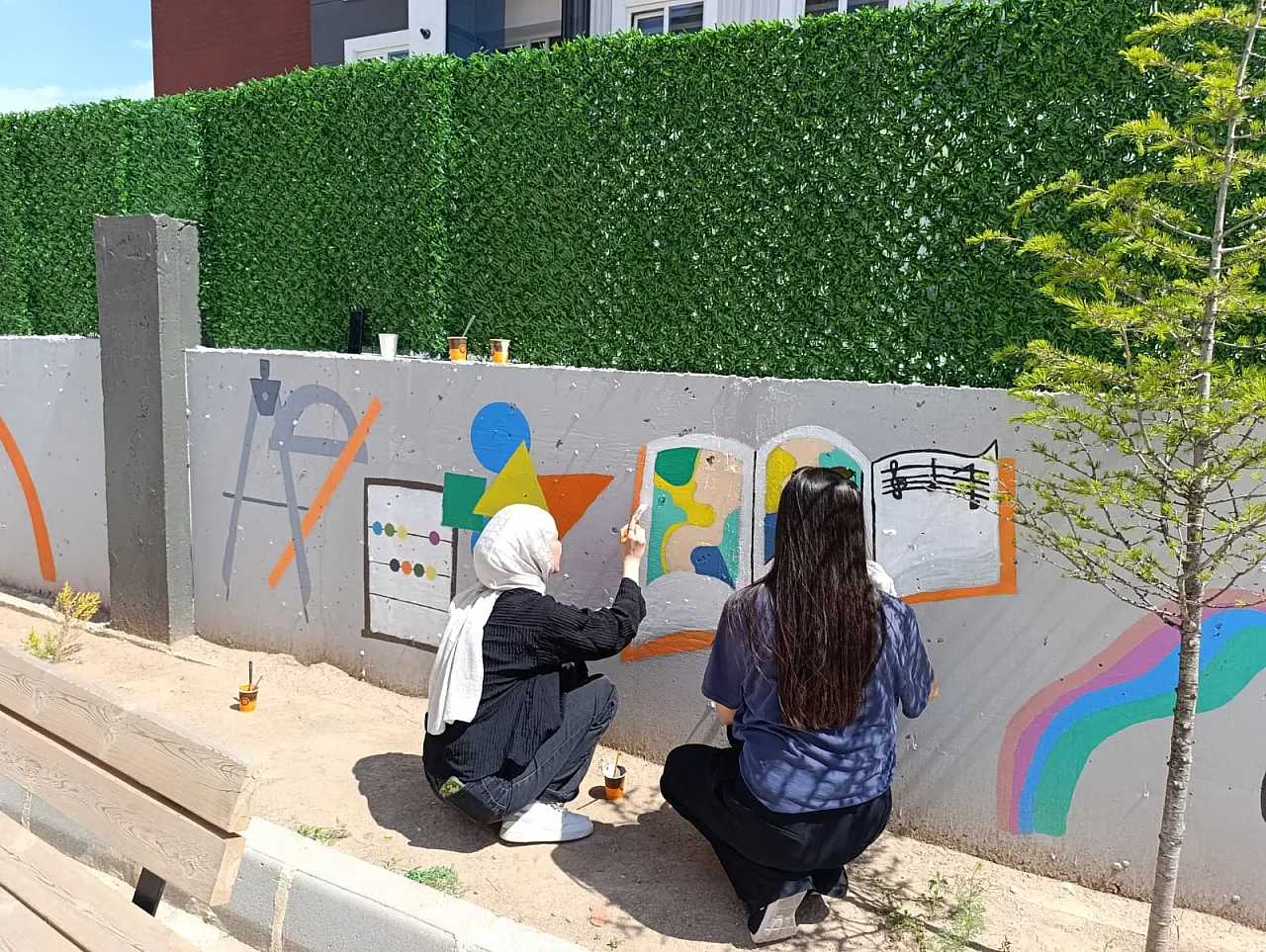 Yakup Evren Ortaokulu Duvarları Sanatla Parladı