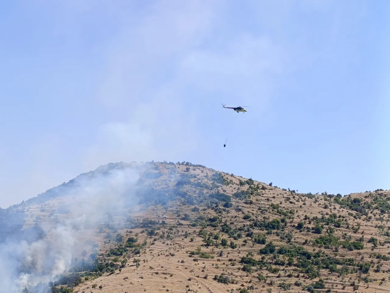 Afyon'da Yangın Bağ Evlerine Sıçradı