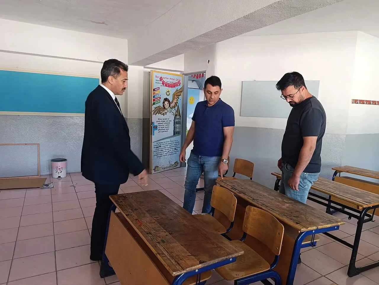 Bolvadin'deki Okullarda Bakım Ve Onarım Çalışmaları Sürüyor